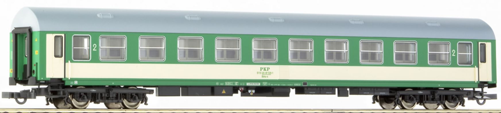 Roco 64818 H0 2nd Class Passenger Car, PKP