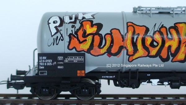 Tillig 76515 srgr H0 Light Oil Tank Car Zas, MOL, GYSEV Ep VI, Manually Painted With Graffiti