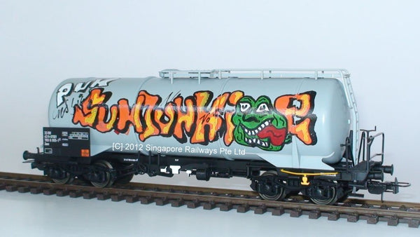 Tillig 76515 srgr H0 Light Oil Tank Car Zas, MOL, GYSEV Ep VI, Manually Painted With Graffiti