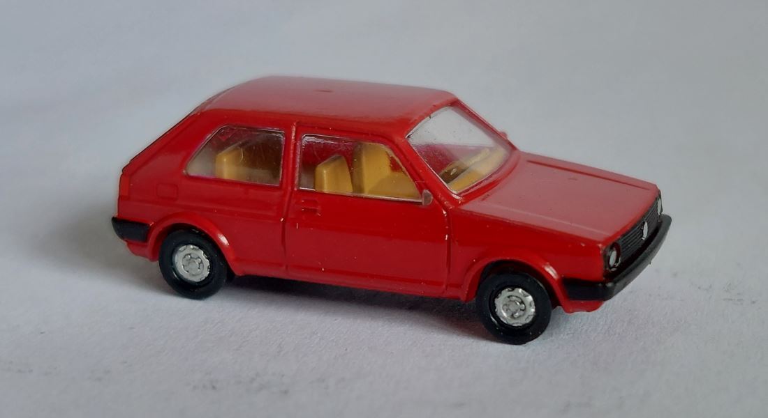 Trix 00006 N Volkswagen Golf 2 Red, Without Box